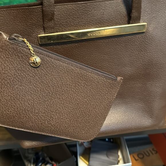 Gucci Pebbled Leather Tote Bag with Matching Pouch - Picture 2 of 11